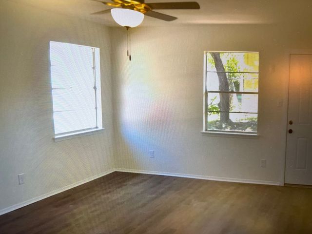 2701 Livingston Avenue, Fort Worth, TX 76110