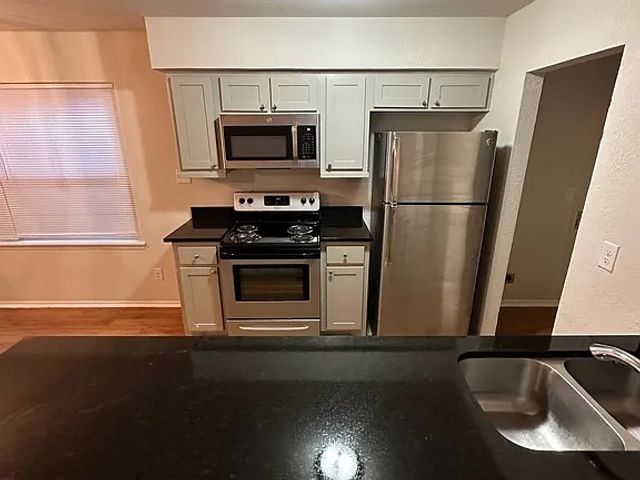 2701 Livingston Avenue, Fort Worth, TX 76110