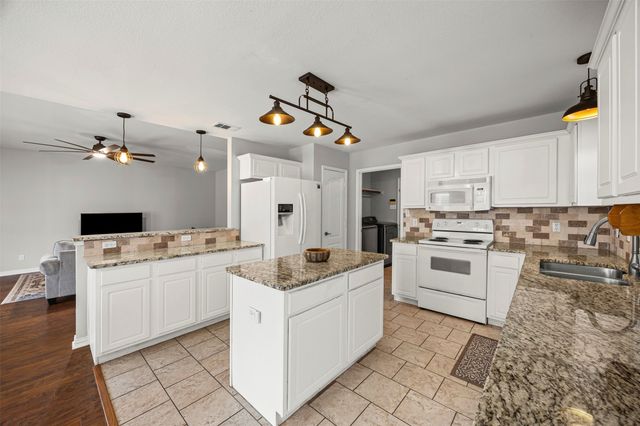 6060 Park View Drive, Midlothian, TX 76065