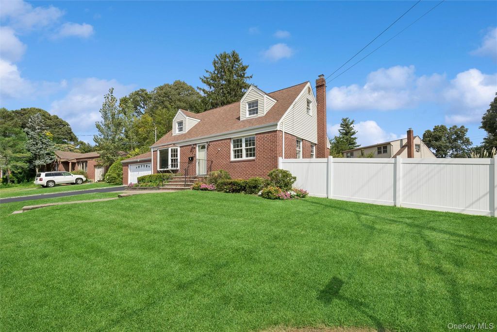 1 Clare Drive, East Northport, NY 11731 — photo 3
