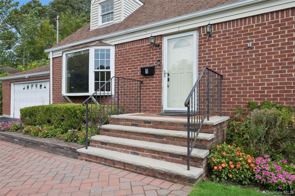 1 Clare Drive, East Northport, NY 11731 — photo 4