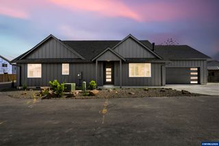 1271 Brown St, Woodburn, OR 97071