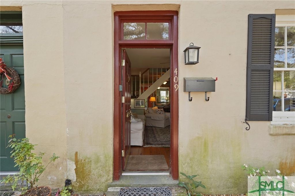 Image 1 of property listing at 409 E Jones Street, Savannah, GA 31401