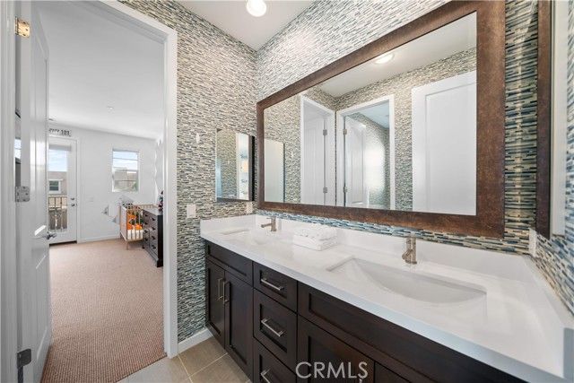 105 newall, Irvine, CA 92618