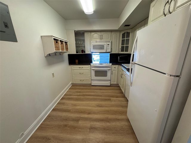 501 Three Islands Blvd 101, Hallandale Beach, FL 33009