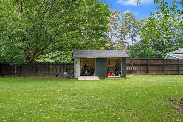 58489 County Road 9, Elkhart, IN 46517