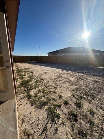 7806 Stover Dr, Corpus Christi, TX 78414