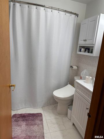 2309 Griffiths Avenue, Springfield, IL 62702