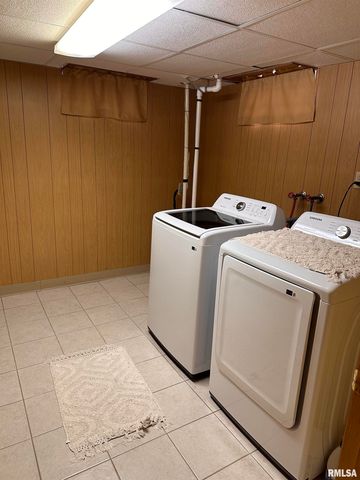 2309 Griffiths Avenue, Springfield, IL 62702