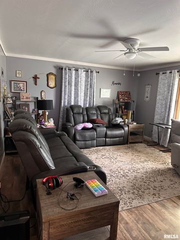 2309 Griffiths Avenue, Springfield, IL 62702