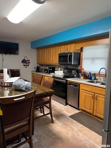 2309 Griffiths Avenue, Springfield, IL 62702