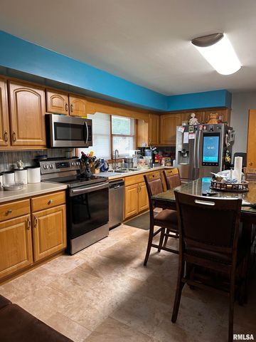 2309 Griffiths Avenue, Springfield, IL 62702