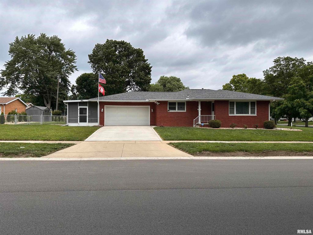 2309 Griffiths Avenue, Springfield, IL 62702