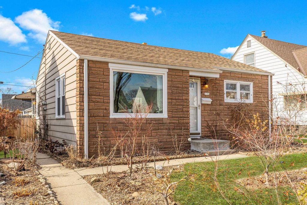 3773 S 16th STREET, Milwaukee, WI 53221