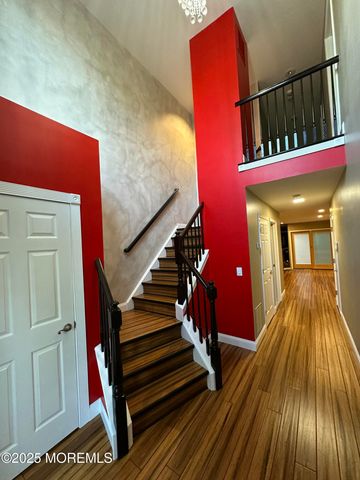 13 Jill Court, Franklin Twp, NJ 08873