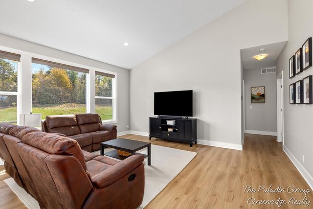 9404 Shoreway Drive, West Olive, MI 49460