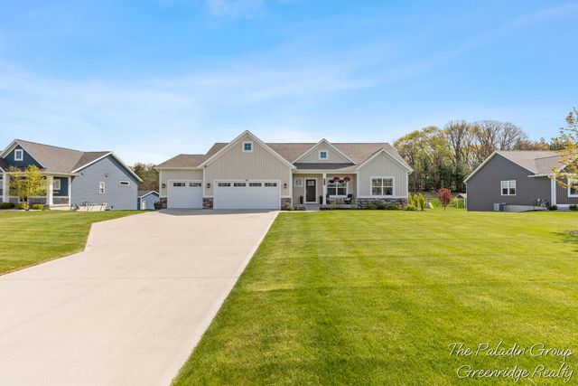 9404 Shoreway Drive, West Olive, MI 49460