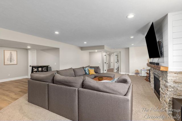 9404 Shoreway Drive, West Olive, MI 49460