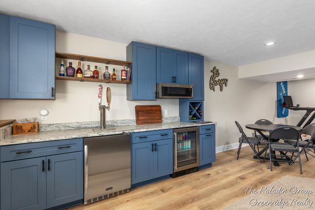 9404 Shoreway Drive, West Olive, MI 49460