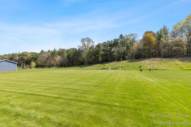 9404 Shoreway Drive, West Olive, MI 49460