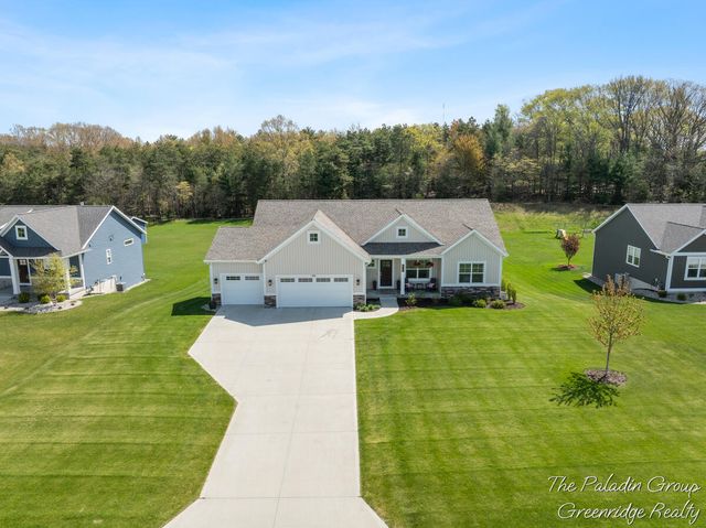 9404 Shoreway Drive, West Olive, MI 49460