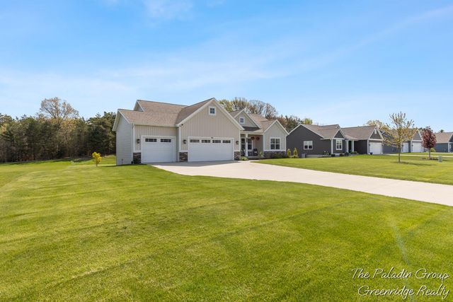 9404 Shoreway Drive, West Olive, MI 49460