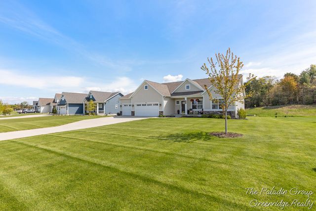 9404 Shoreway Drive, West Olive, MI 49460
