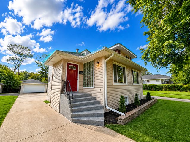 1936 S 17th Avenue, Maywood, IL 60153