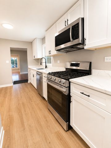1936 S 17th Avenue, Maywood, IL 60153