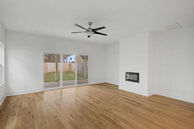 2140 18th Ave, N, Nashville, TN 37208