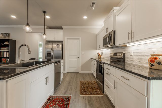 2101 SW Poppy Street, Bentonville, AR 72713