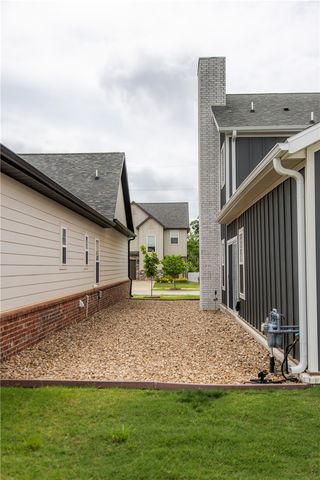 2101 SW Poppy Street, Bentonville, AR 72713