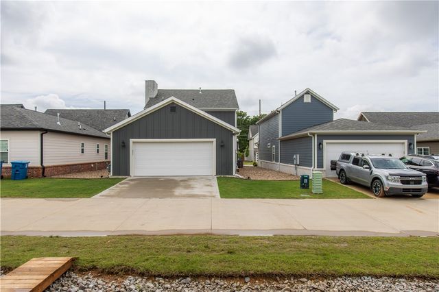 2101 SW Poppy Street, Bentonville, AR 72713
