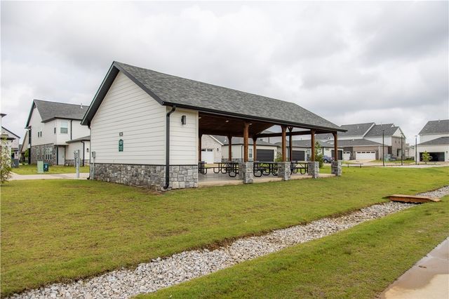 2101 SW Poppy Street, Bentonville, AR 72713