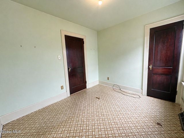 233 Sixteenth Street, Schenectady, NY 12306