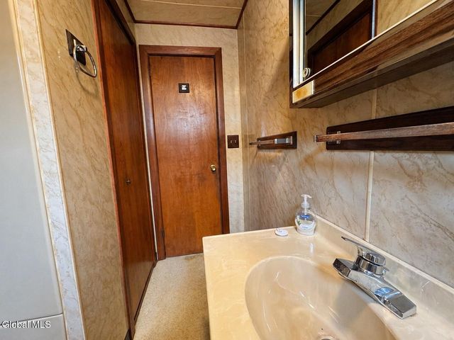 233 Sixteenth Street, Schenectady, NY 12306
