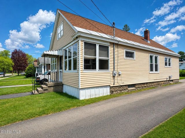 233 Sixteenth Street, Schenectady, NY 12306