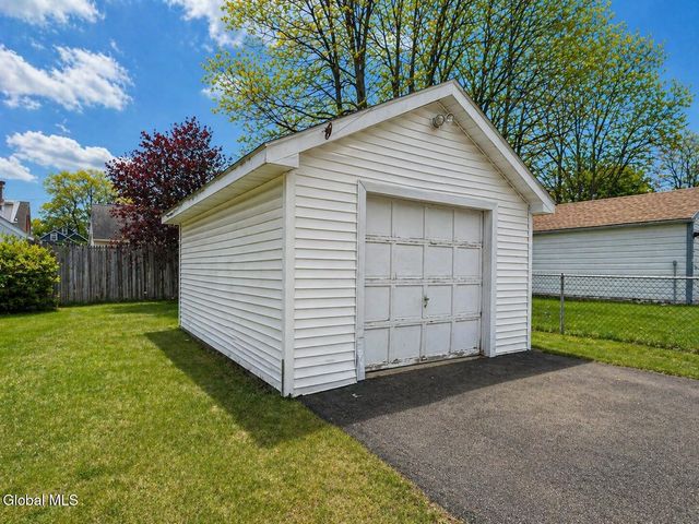 233 Sixteenth Street, Schenectady, NY 12306