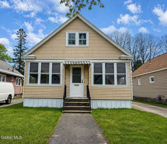 233 Sixteenth Street, Schenectady, NY 12306