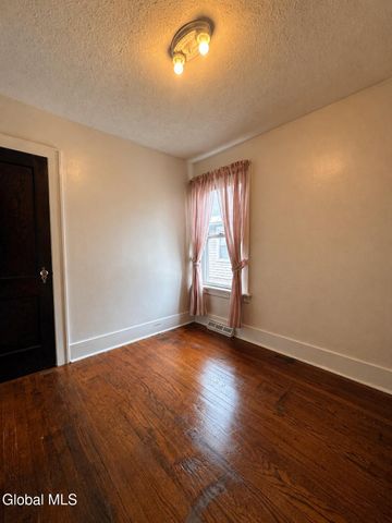 233 Sixteenth Street, Schenectady, NY 12306