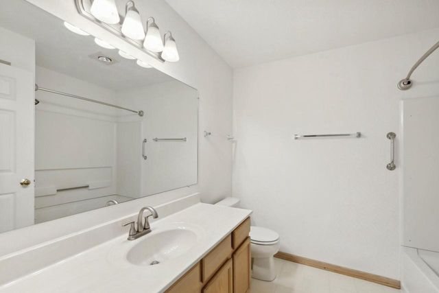 2152 Newbury LANE, Delavan, WI 53115