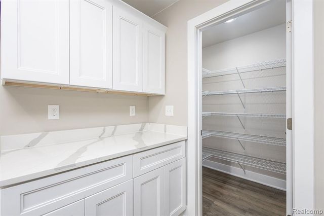 2331 Clifden, Davison, MI 48423