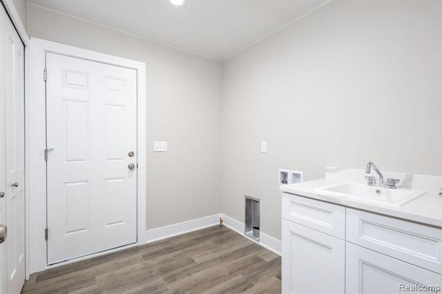 2331 Clifden, Davison, MI 48423