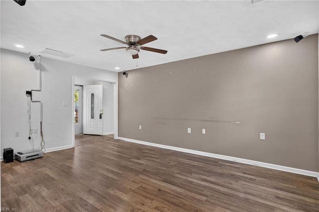 501 S Kings Point RD, Virginia Beach, VA 23452