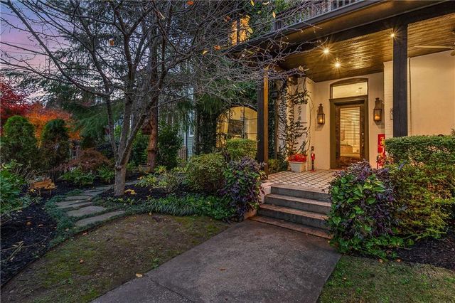 578 East NE Avenue, Atlanta, GA 30312