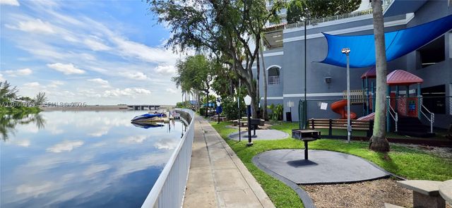5085 NW 7th St 1505, Miami, FL 33126