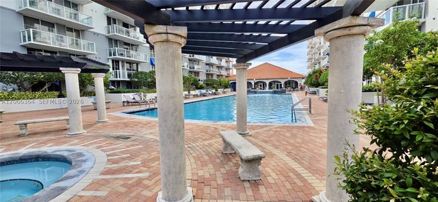5085 NW 7th St 1505, Miami, FL 33126