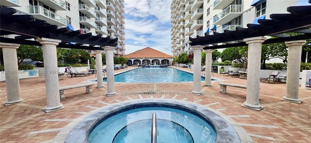 5085 NW 7th St 1505, Miami, FL 33126