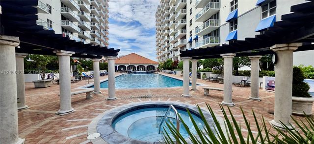 5085 NW 7th St 1505, Miami, FL 33126