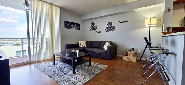 5085 NW 7th St 1505, Miami, FL 33126
